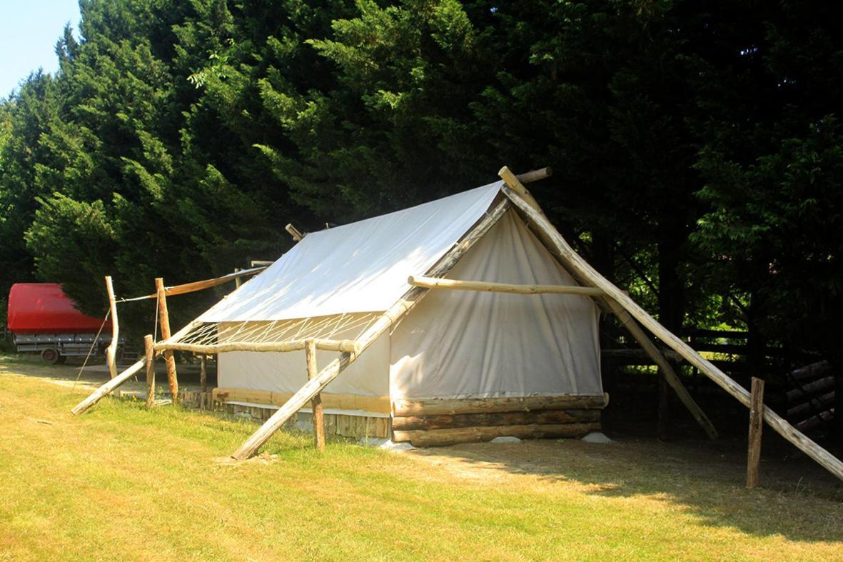 Tente Trappeur Ada, Au Jardin De La Vouivre Saint-Vincent-en-Bresse Exteriör bild