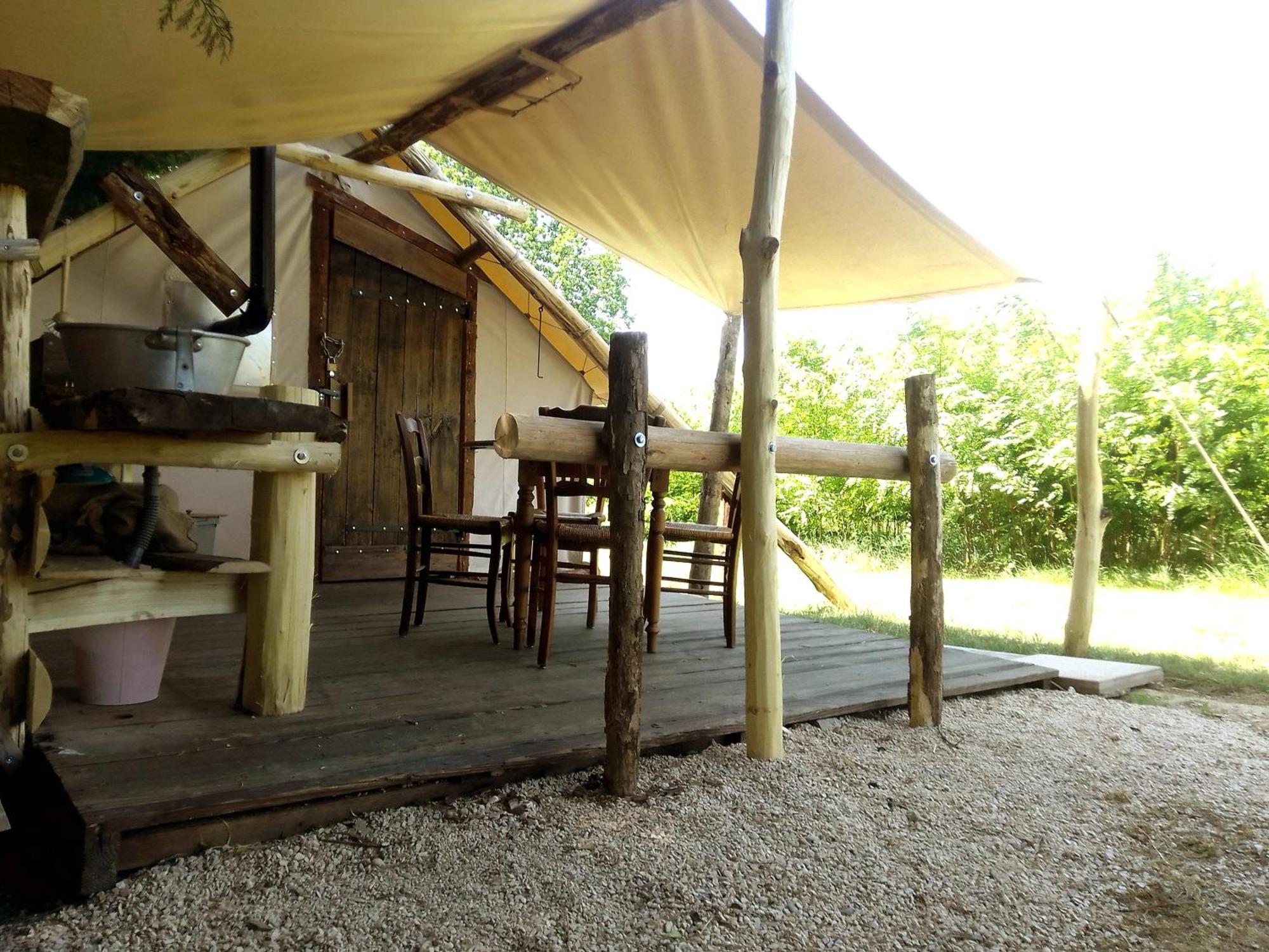 Tente Trappeur Ada, Au Jardin De La Vouivre Saint-Vincent-en-Bresse Exteriör bild