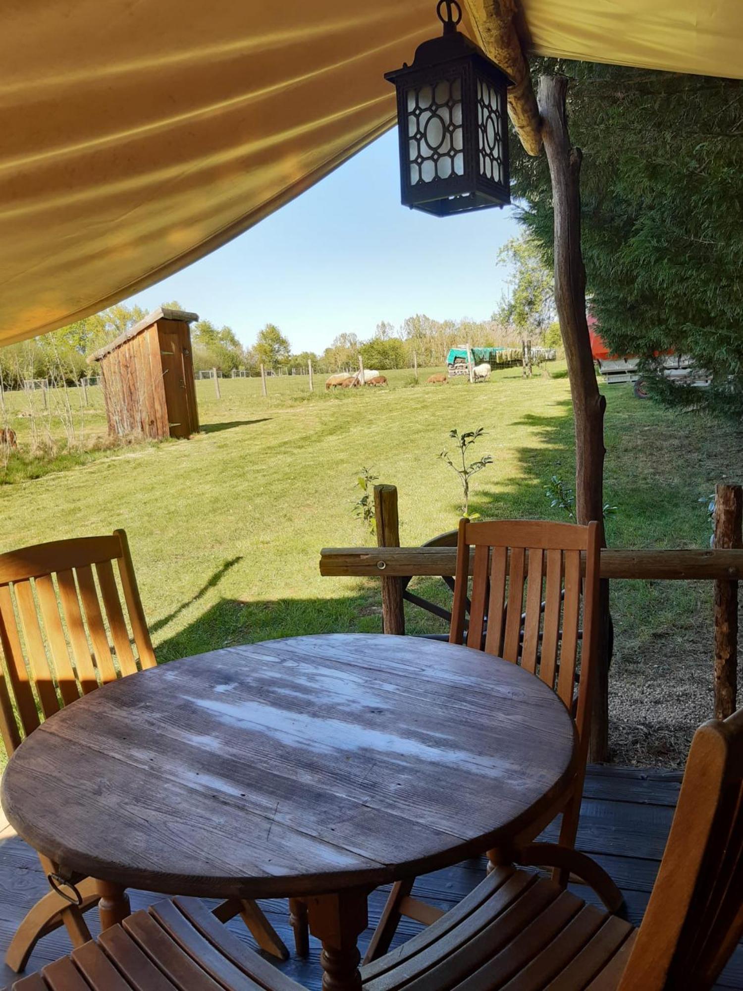 Tente Trappeur Ada, Au Jardin De La Vouivre Saint-Vincent-en-Bresse Exteriör bild