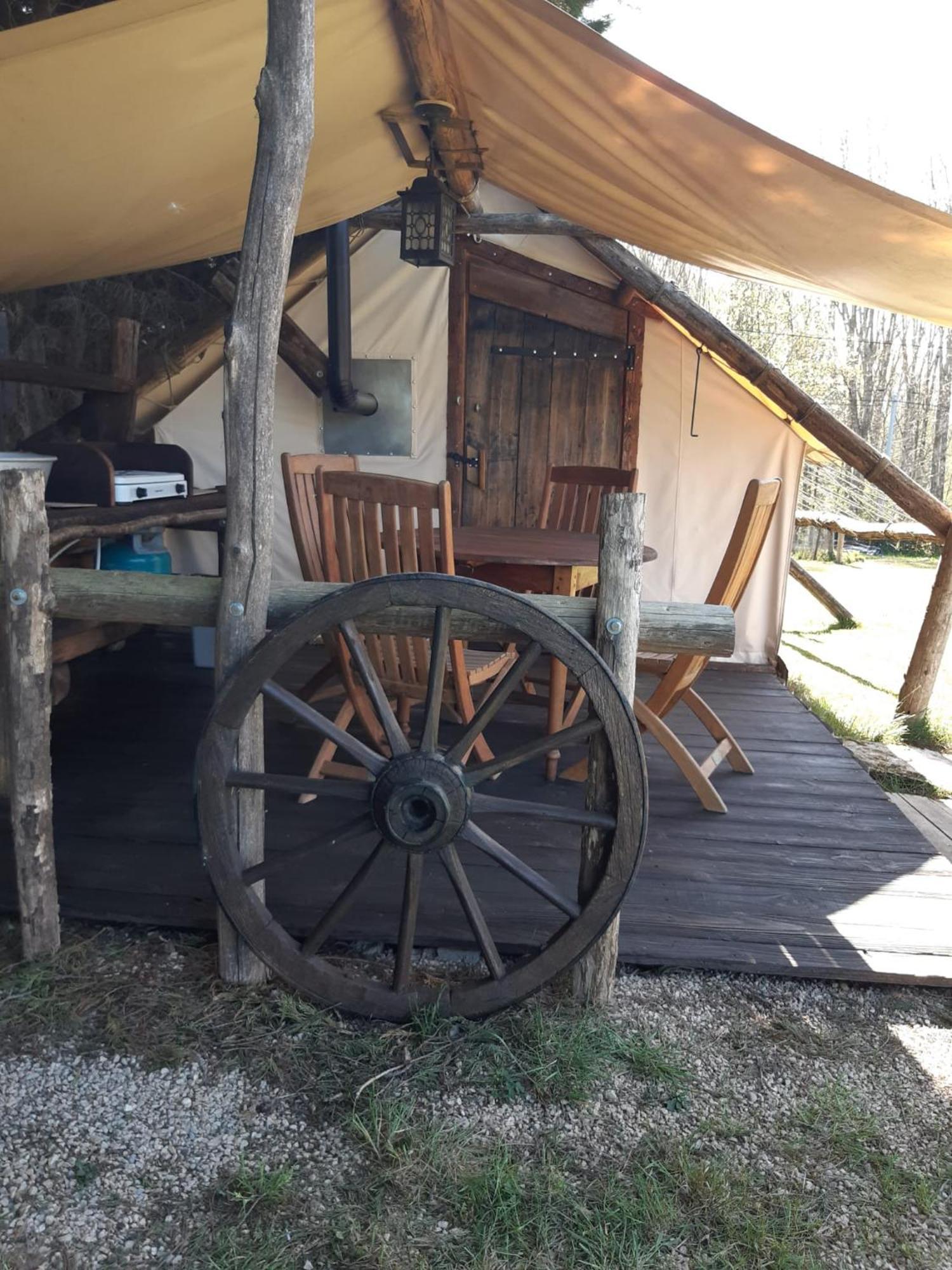 Tente Trappeur Ada, Au Jardin De La Vouivre Saint-Vincent-en-Bresse Exteriör bild